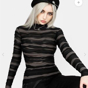 Mesh distortion top
